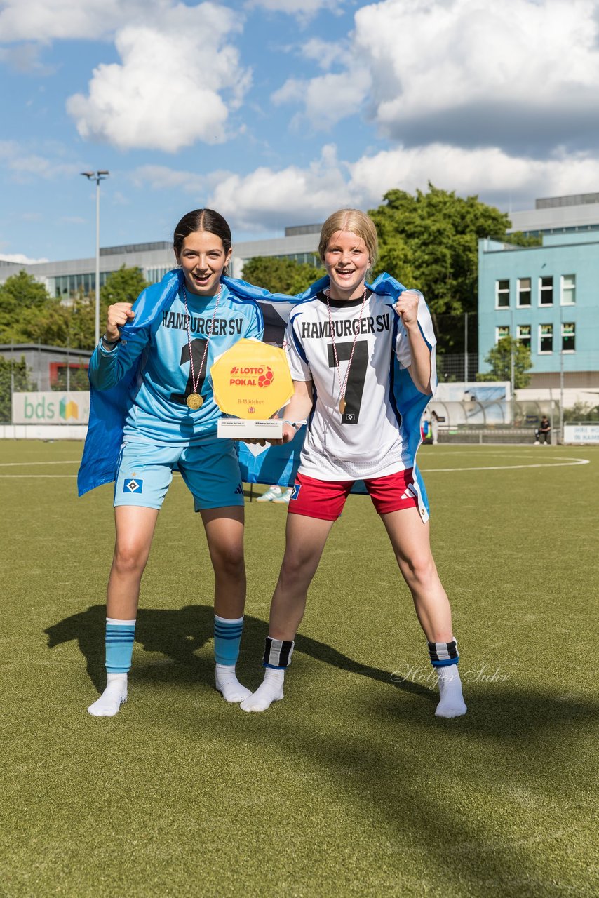Bild 199 - wBJ Lotto Pokal Finale  Eimsbuetteler TV - Hamburger SV : Ergebnis: 0:3